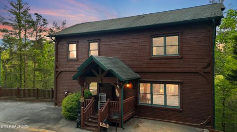 Photo of 810 Great Smoky Way, Gatlinburg, TN 37738 (MLS # 1340582)