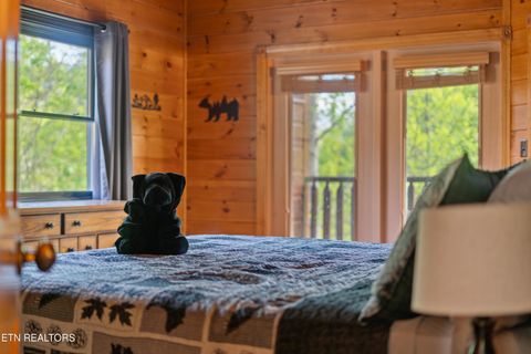 Tiny photo for 810 Great Smoky Way, Gatlinburg, TN 37738 (MLS # 1340582)
