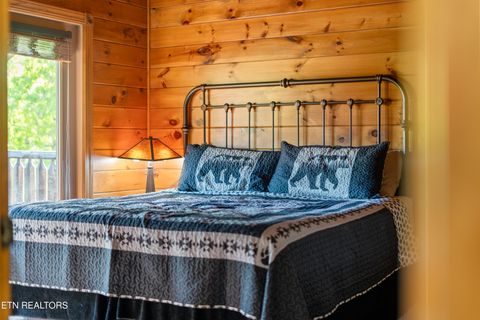 Tiny photo for 810 Great Smoky Way, Gatlinburg, TN 37738 (MLS # 1340582)