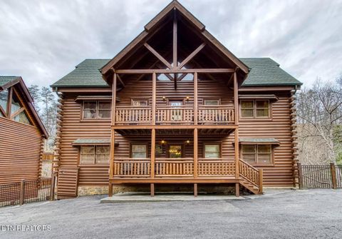 1130 Black Bear Cub Way Sevierville TN 37862