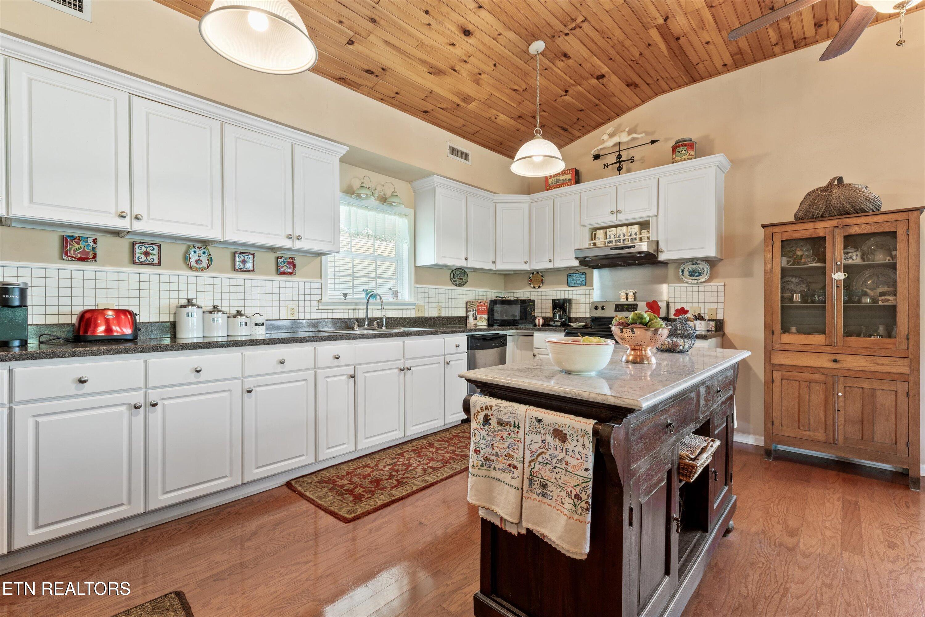 1605 Cove Crest Drive