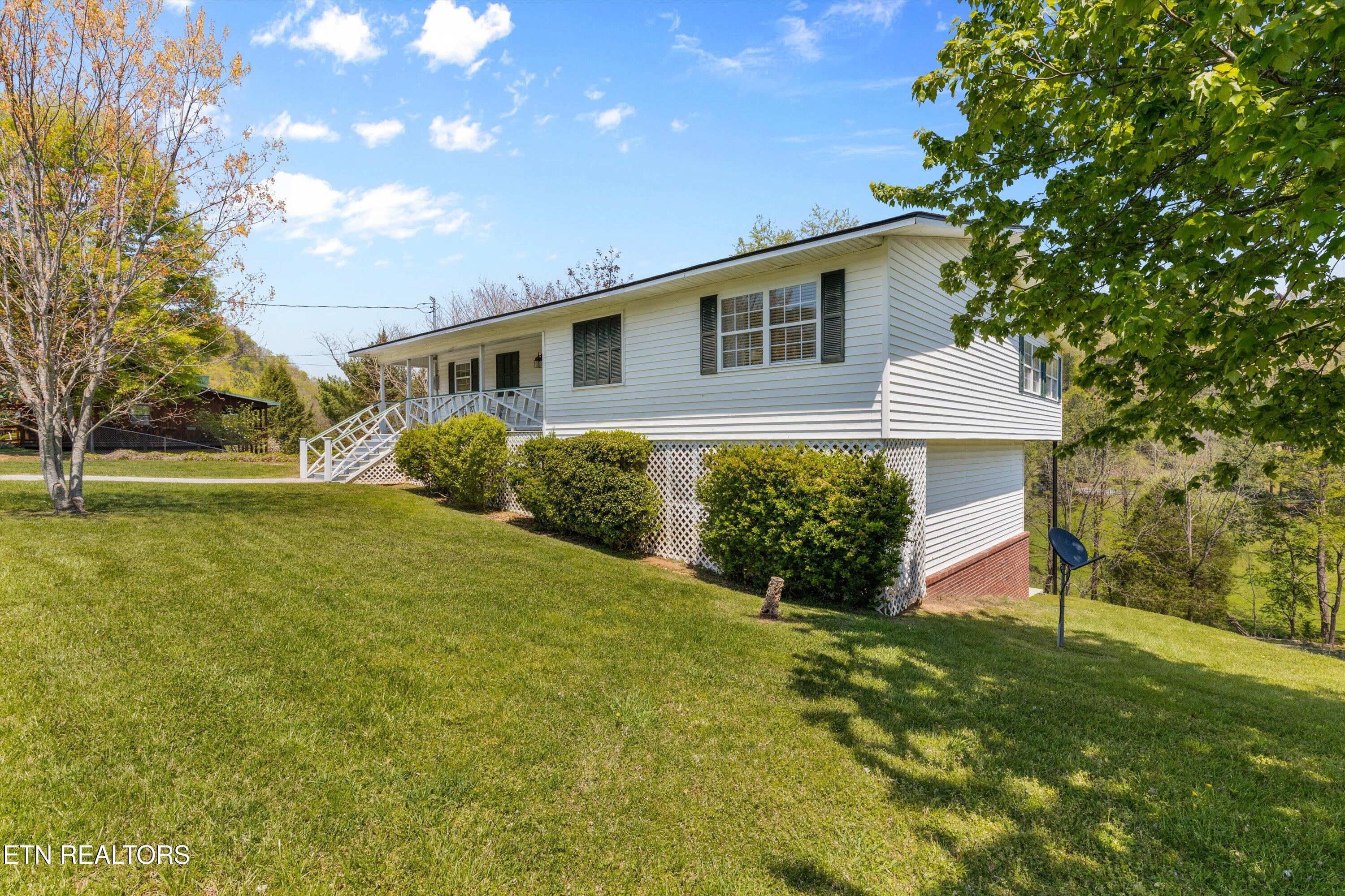 1605 Cove Crest Drive