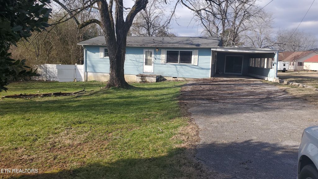 Photo of 314 Spencer Drive, Harriman, TN 37748 (MLS # 1290328)