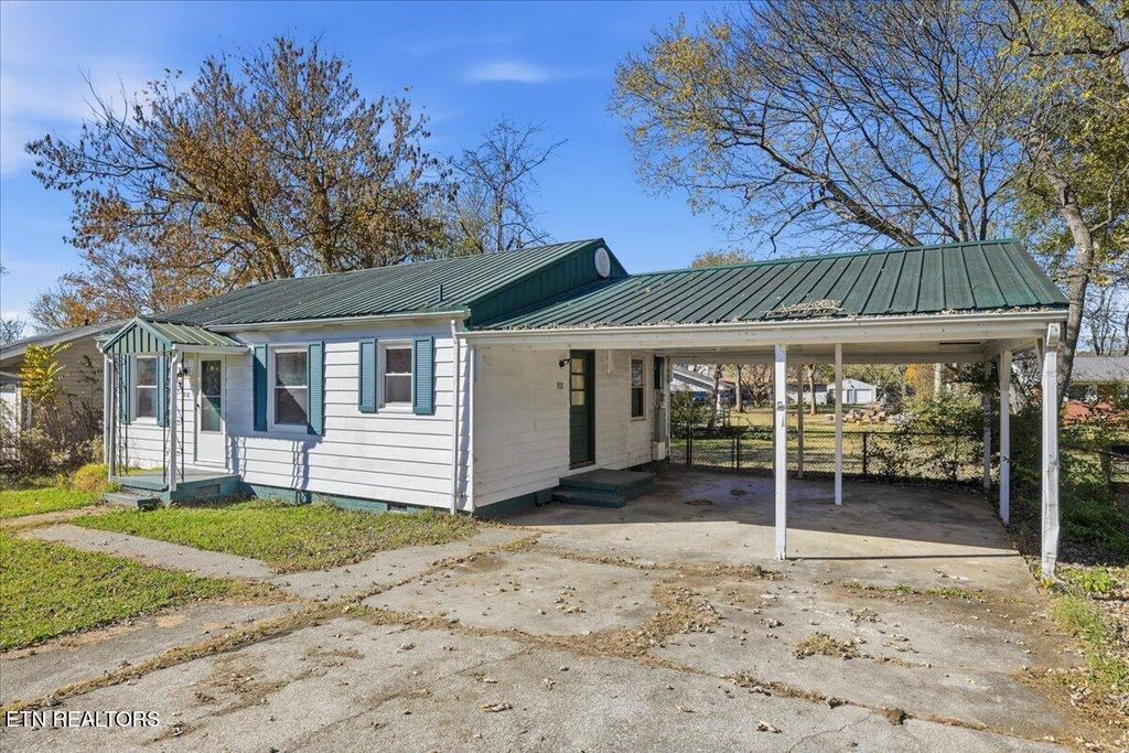 Photo of 312 Defoe Circle, Maryville, TN 37804 (MLS # 1321330)