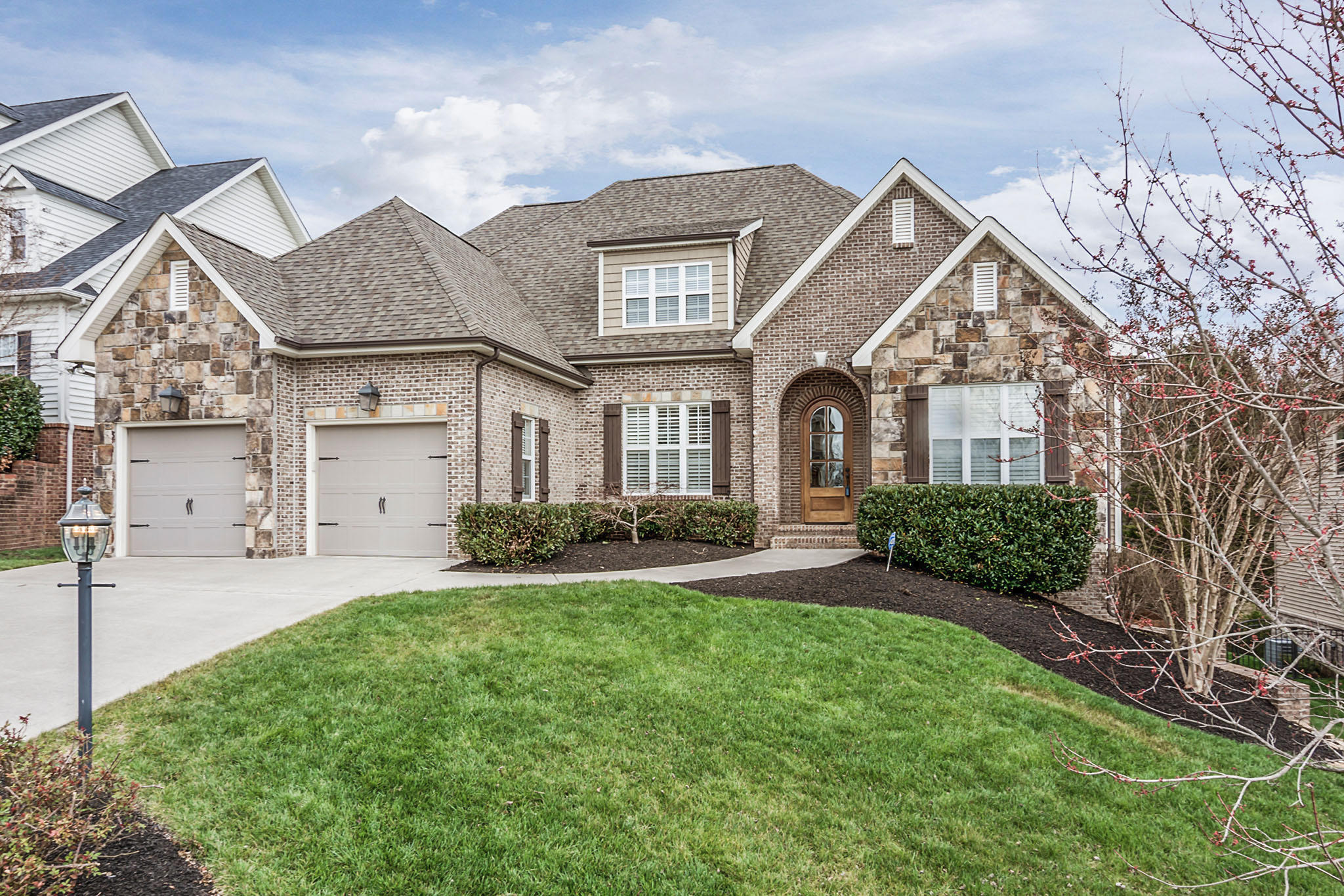Photo 1 of 37 — 1518 Laurens Glen Lane, Knoxville, TN 37923
