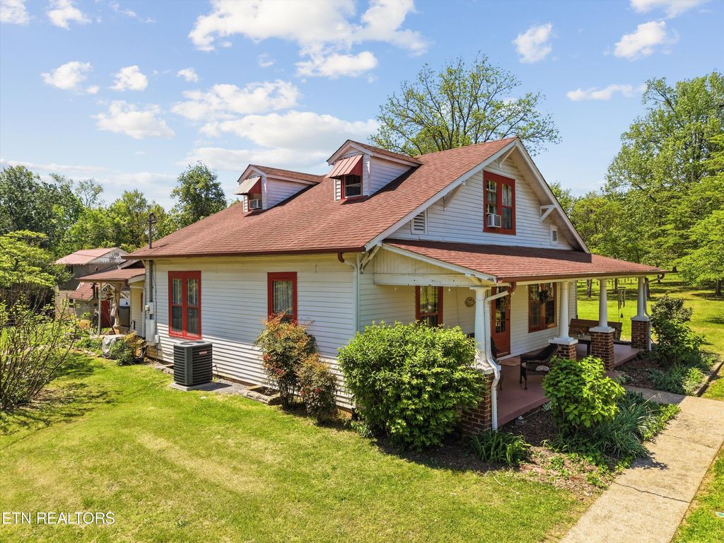 Photo of 1317 Michaels Lane, Knoxville, TN 37912 (MLS # 1337735)