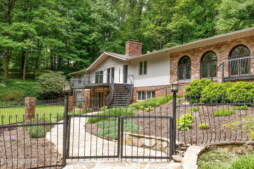 Photo of 3521 Montlake Drive, Knoxville, TN 37920 (MLS # 1339858)