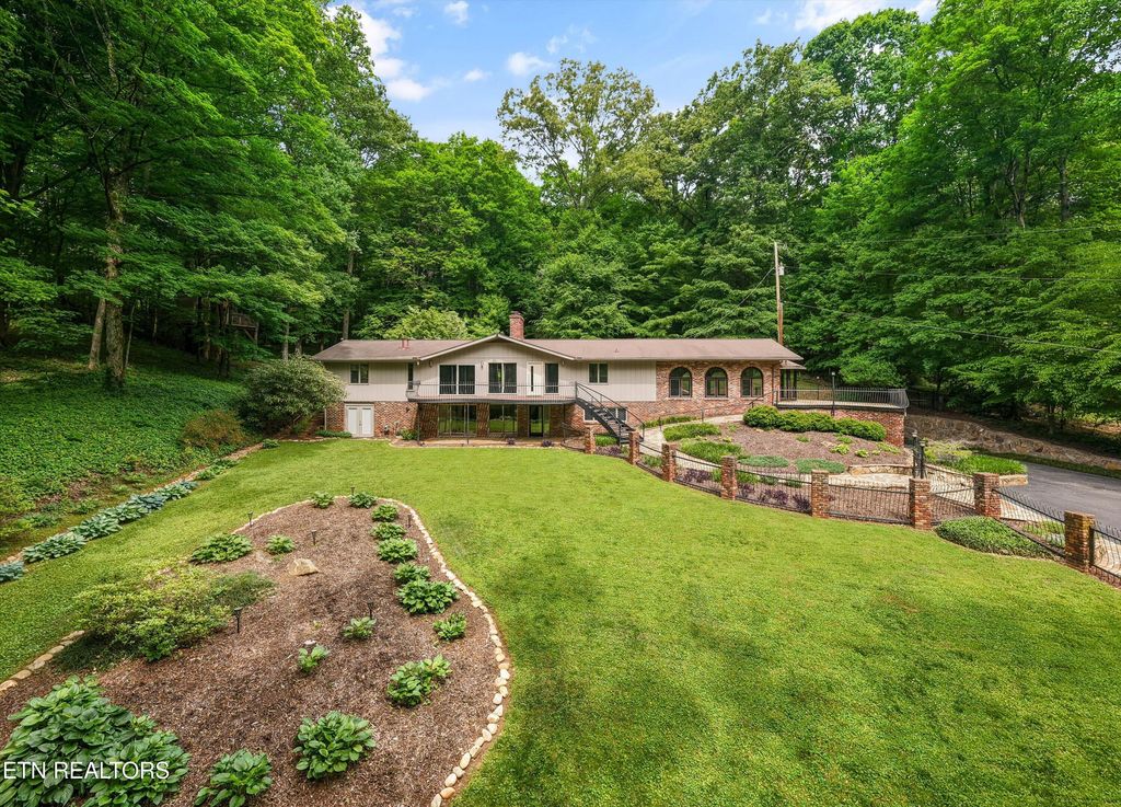 Photo of 3521 Montlake Drive, Knoxville, TN 37920 (MLS # 1339858)