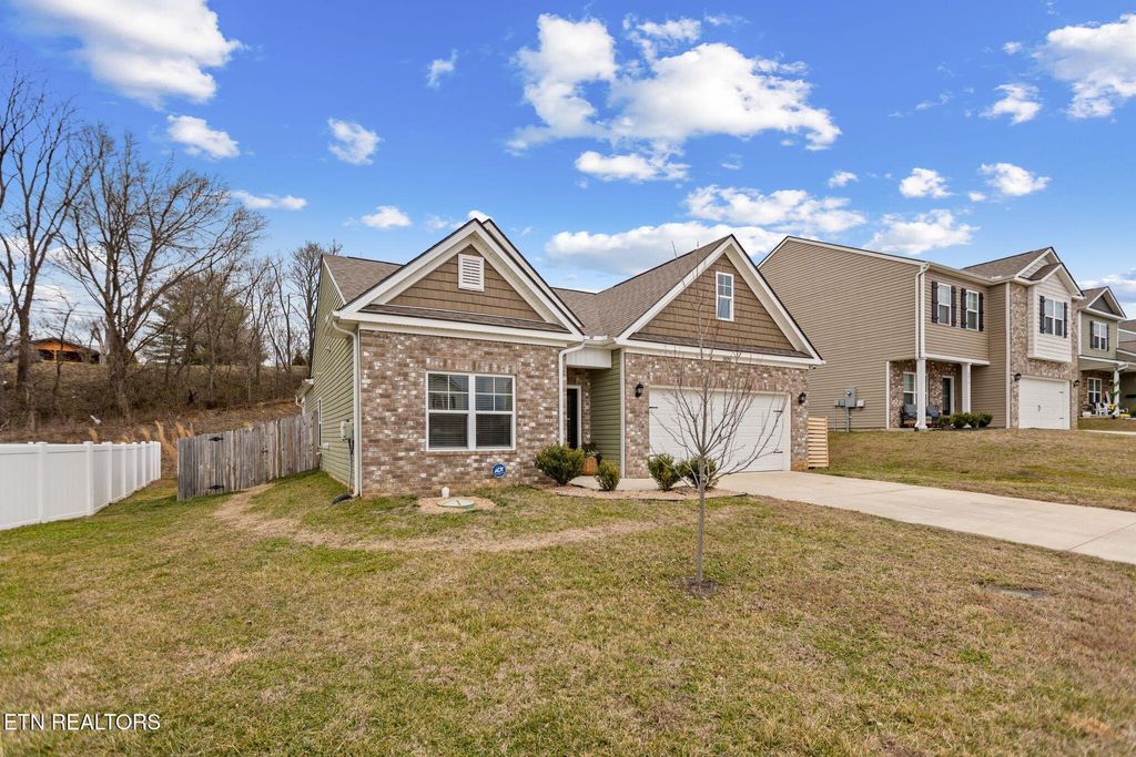 Photo of 2820 Terrace View Rd, Sevierville, TN 37876 (MLS # 1329584)