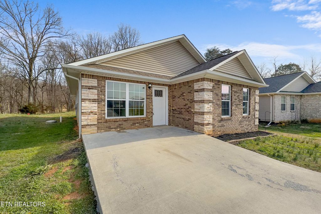 Photo of 1818 Watauga St, Sevierville, TN 37876 (MLS # 1331639)