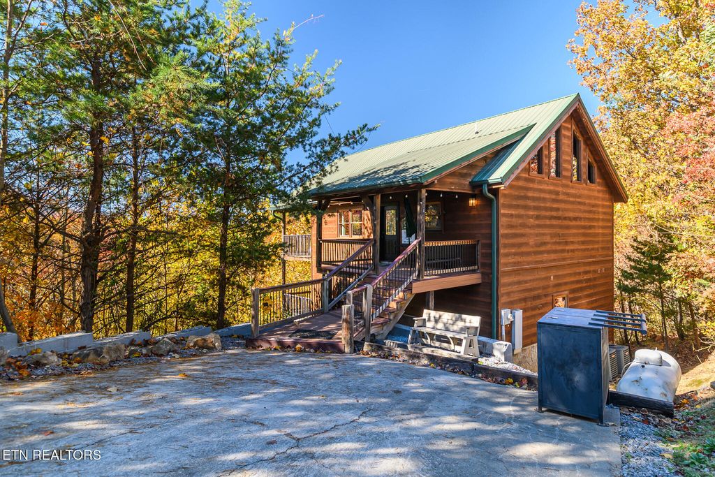 Photo of 4104 Harvest Moon Lane, Sevierville, TN 37862 (MLS # 1321171)