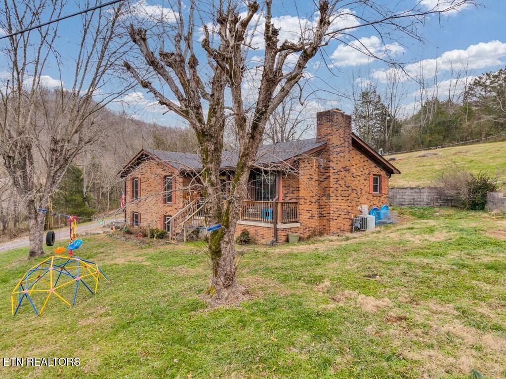 Photo of 90 Harris Hollow Rd, Pleasant Shade, TN 37145 (MLS # 1324747)