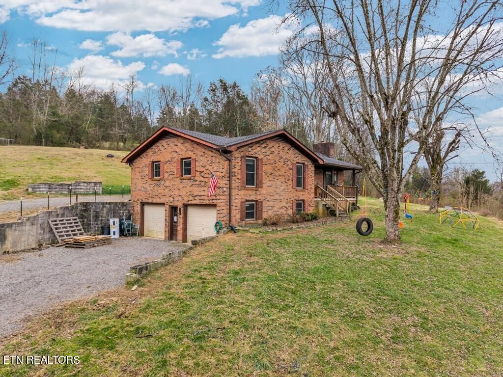 Photo of 90 Harris Hollow Rd, Pleasant Shade, TN 37145 (MLS # 1324747)