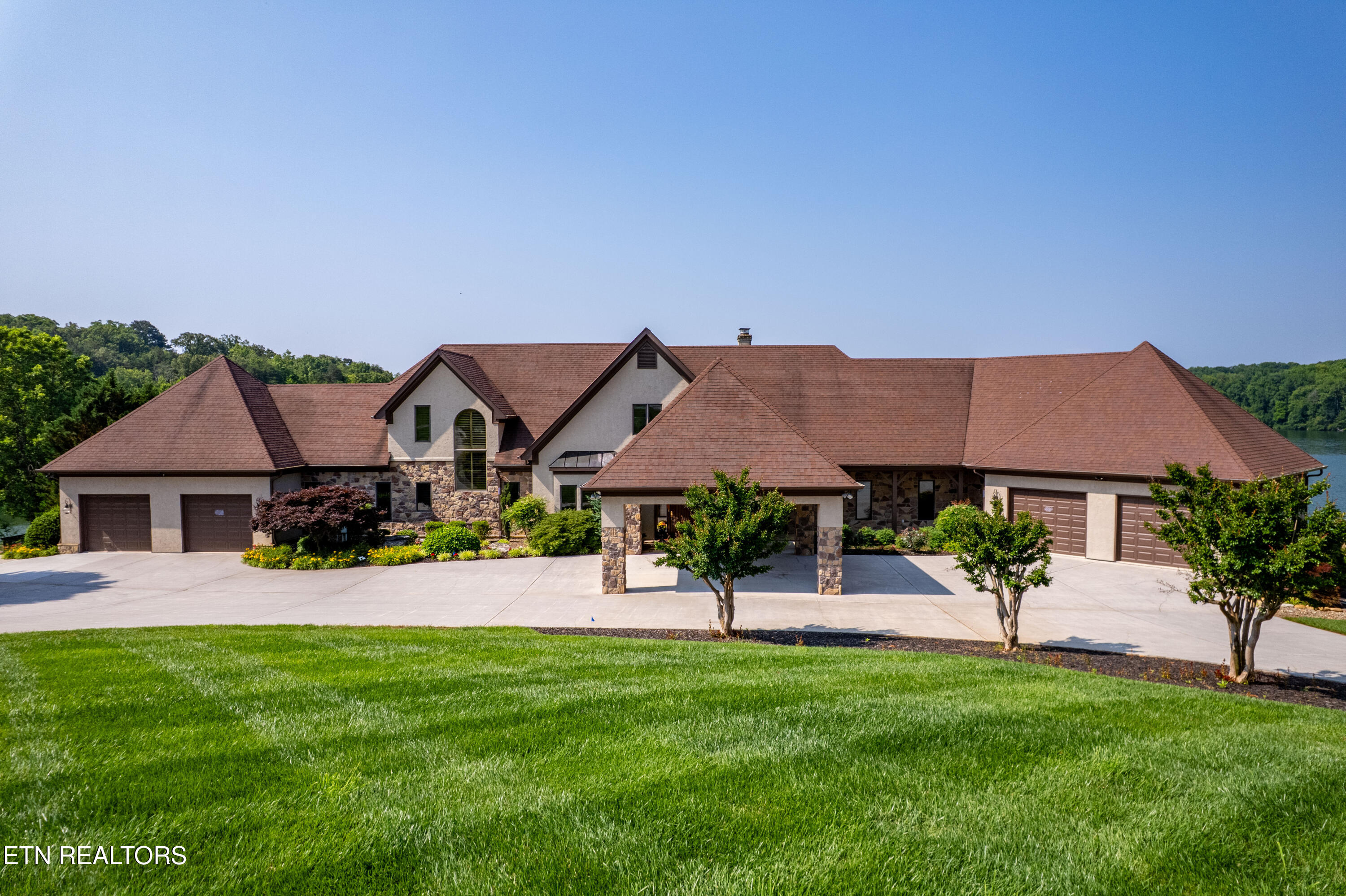 129 Indian Shadows Drive