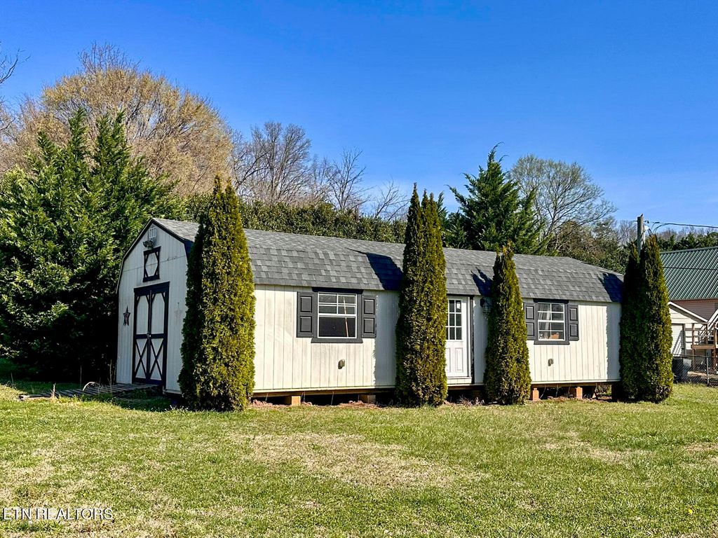 Photo of 613 Ross Drive, Dandridge, TN 37725 (MLS # 1333320)