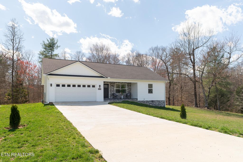 Photo of 228 Vista Springs Lane, Oliver Springs, TN 37840 (MLS # 1295647)