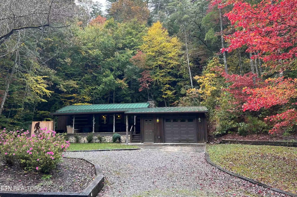 Photo of 612 Stonegate Way, Townsend, TN 37882 (MLS # 1354847)