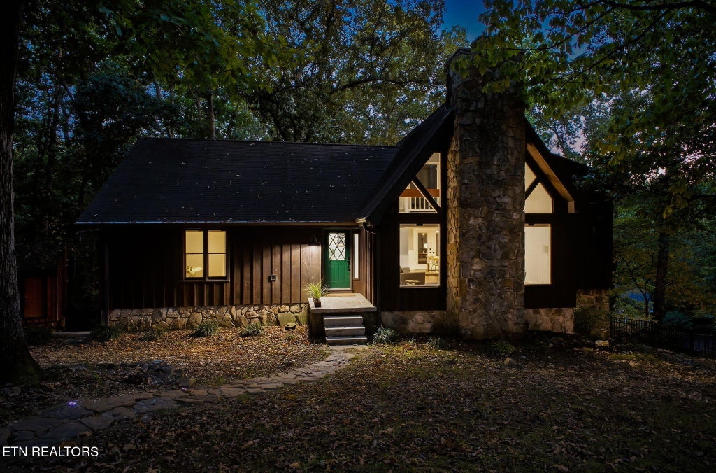 Photo of 102 Lakecrest Lane, Oak Ridge, TN 37830 (MLS # 1360584)