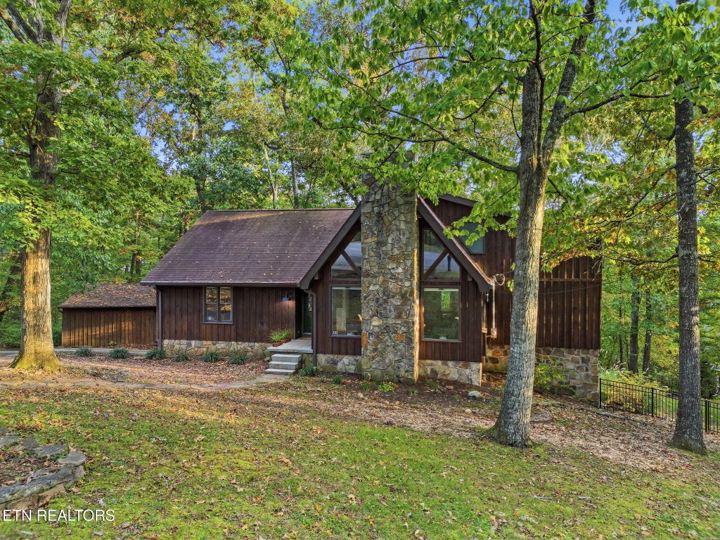 Photo of 102 Lakecrest Lane, Oak Ridge, TN 37830 (MLS # 1360584)