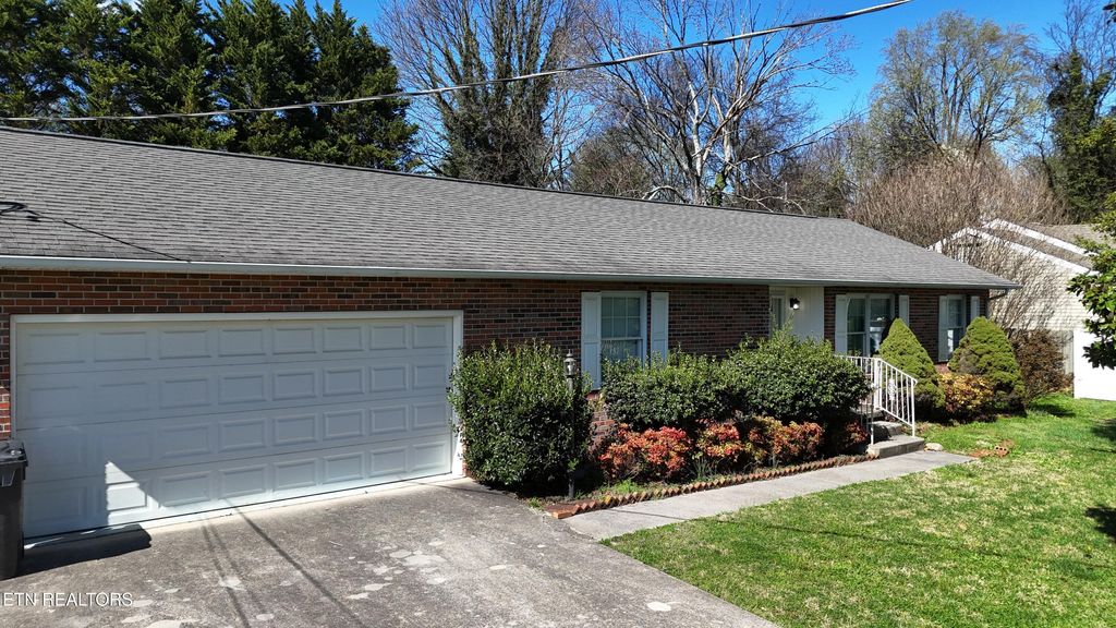 Photo of 3109 Avondale Ave, Knoxville, TN 37917 (MLS # 1332478)