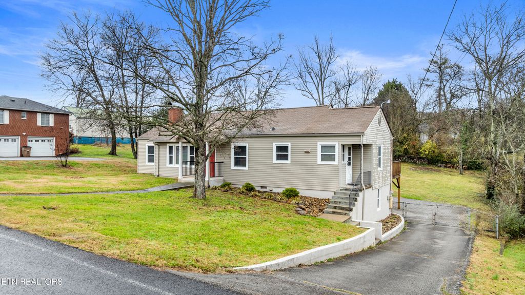 Photo of 3602 Sevier Heights Rd, Knoxville, TN 37920 (MLS # 1324092)