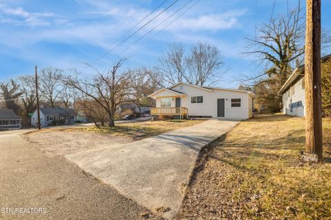 Tiny photo for 2705 NE Spencer St, Knoxville, TN 37917 (MLS # 1328725)