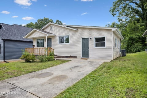 Tiny photo for 2705 NE Spencer St, Knoxville, TN 37917 (MLS # 1328725)