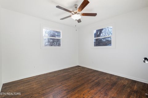 Tiny photo for 2705 NE Spencer St, Knoxville, TN 37917 (MLS # 1328725)