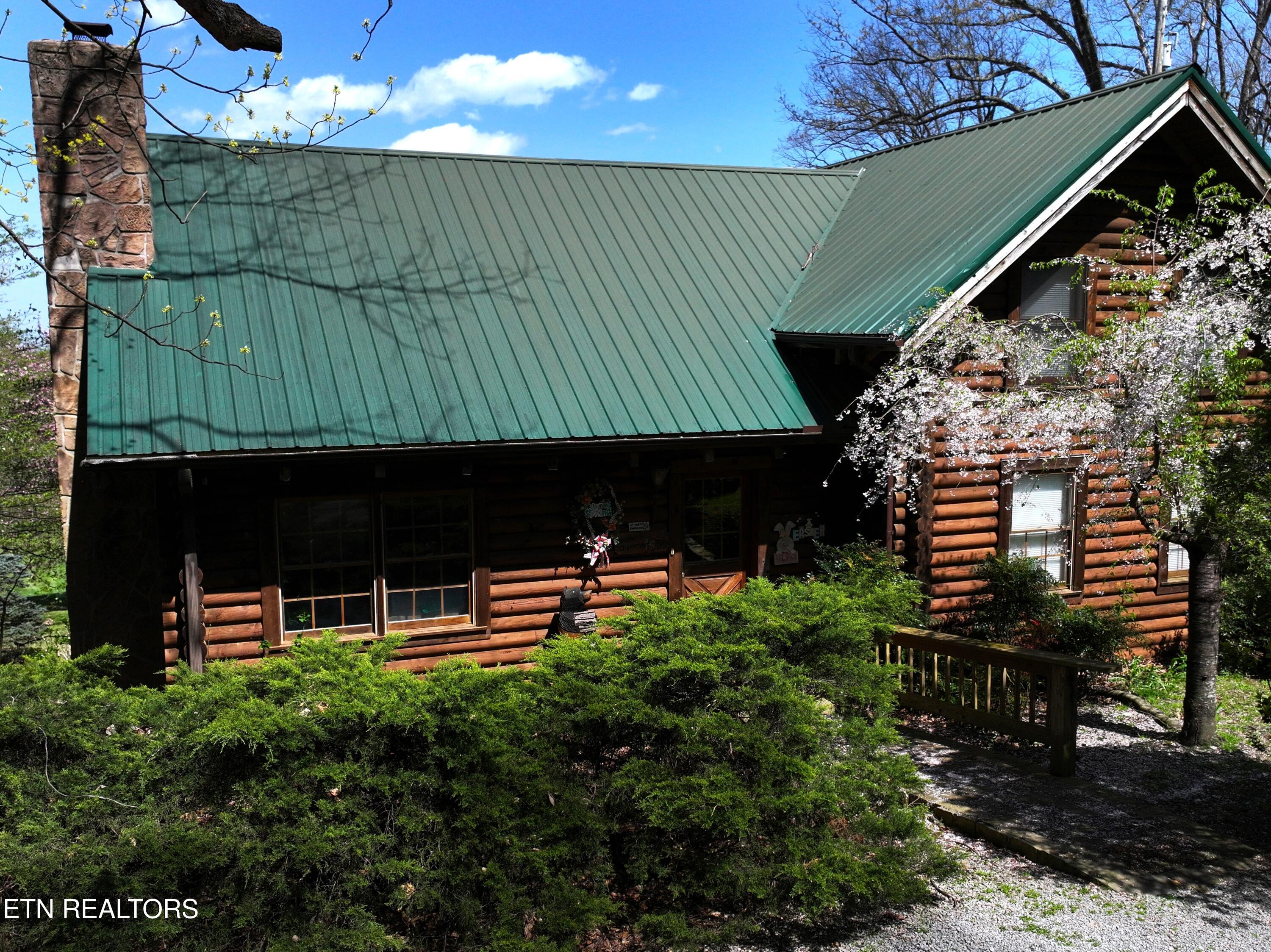 577 Thomas Loop Rd