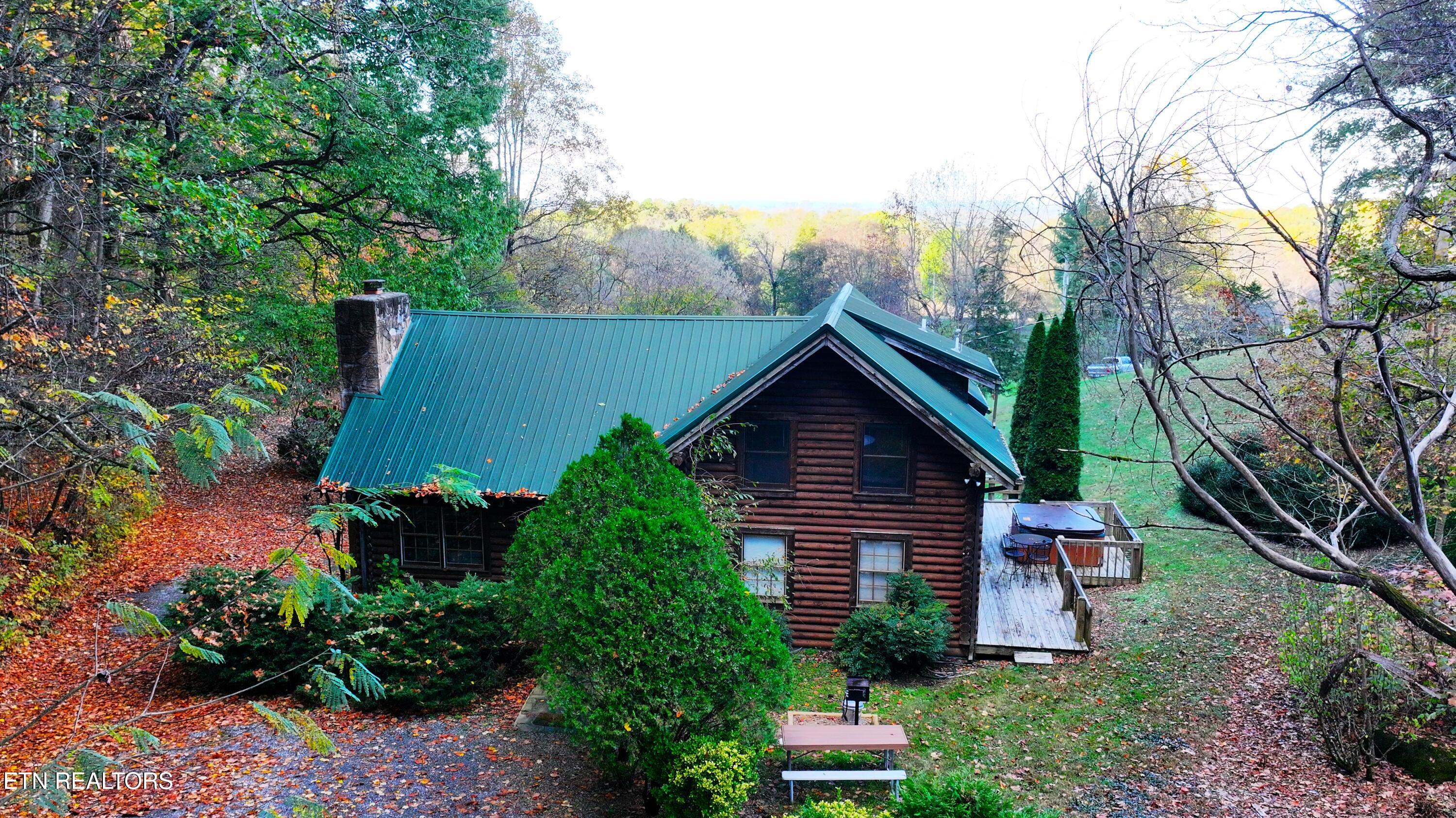 577 Thomas Loop Rd
