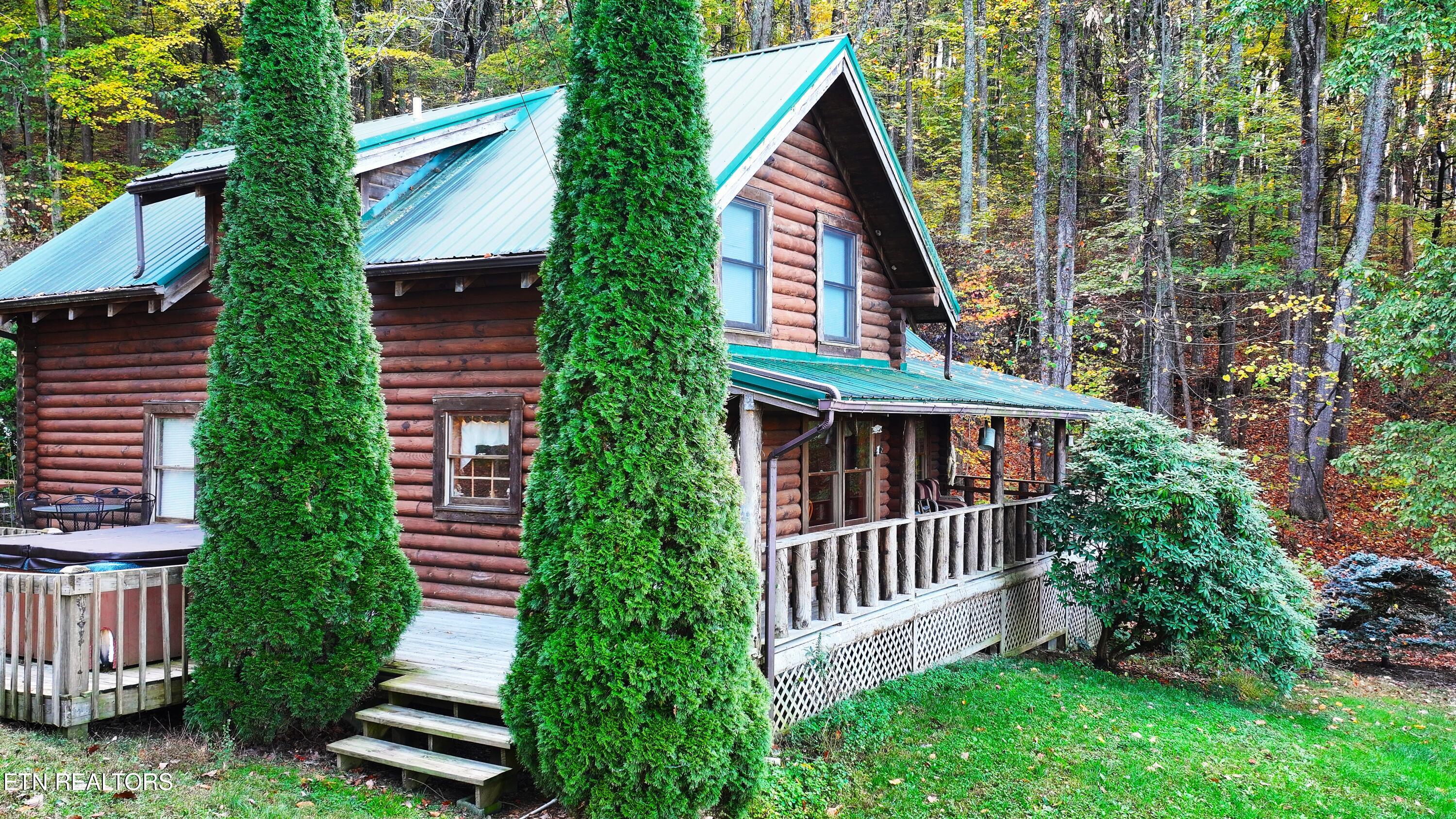 577 Thomas Loop Rd