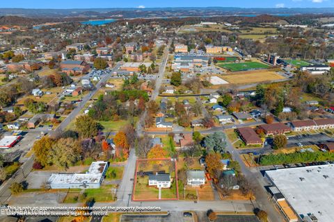 Tiny photo for 814 E Jefferson St, Jefferson City, TN 37760 (MLS # 1324321)