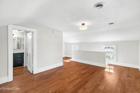 Tiny photo for 814 E Jefferson St, Jefferson City, TN 37760 (MLS # 1324321)