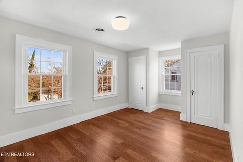 Tiny photo for 814 E Jefferson St, Jefferson City, TN 37760 (MLS # 1324321)