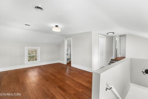 Tiny photo for 814 E Jefferson St, Jefferson City, TN 37760 (MLS # 1324321)