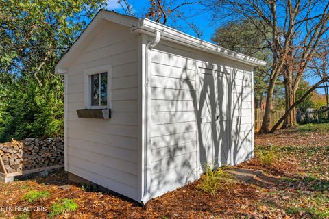 Tiny photo for 814 E Jefferson St, Jefferson City, TN 37760 (MLS # 1324321)