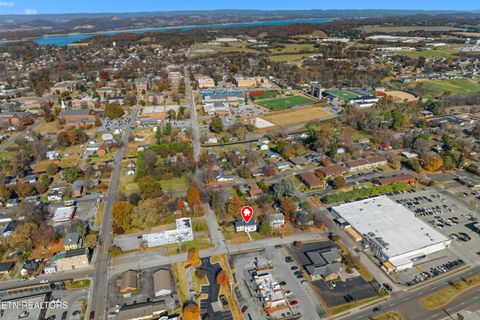 Tiny photo for 814 E Jefferson St, Jefferson City, TN 37760 (MLS # 1324321)