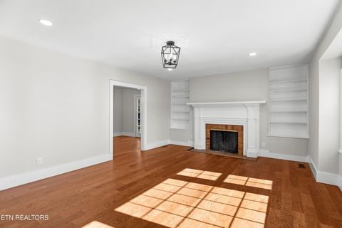 Tiny photo for 814 E Jefferson St, Jefferson City, TN 37760 (MLS # 1324321)