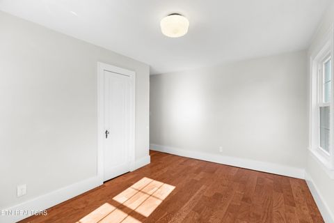 Tiny photo for 814 E Jefferson St, Jefferson City, TN 37760 (MLS # 1324321)