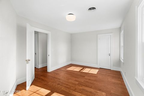 Tiny photo for 814 E Jefferson St, Jefferson City, TN 37760 (MLS # 1324321)