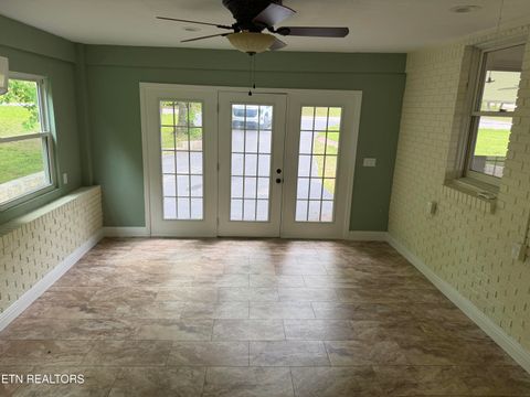 Tiny photo for 273 Fairway St, Crossville, TN 38571 (MLS # 1341462)