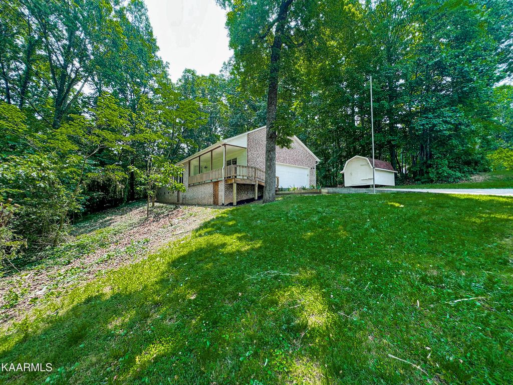 Photo of 401 Den Lane, Heiskell, TN 37754 (MLS # 1228193)