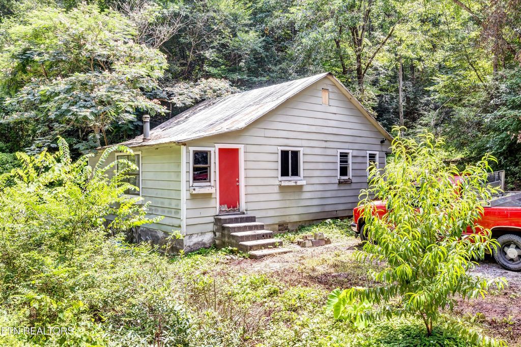 Photo of 4138 Richardson Cove Rd, Sevierville, TN 37876 (MLS # 1309706)