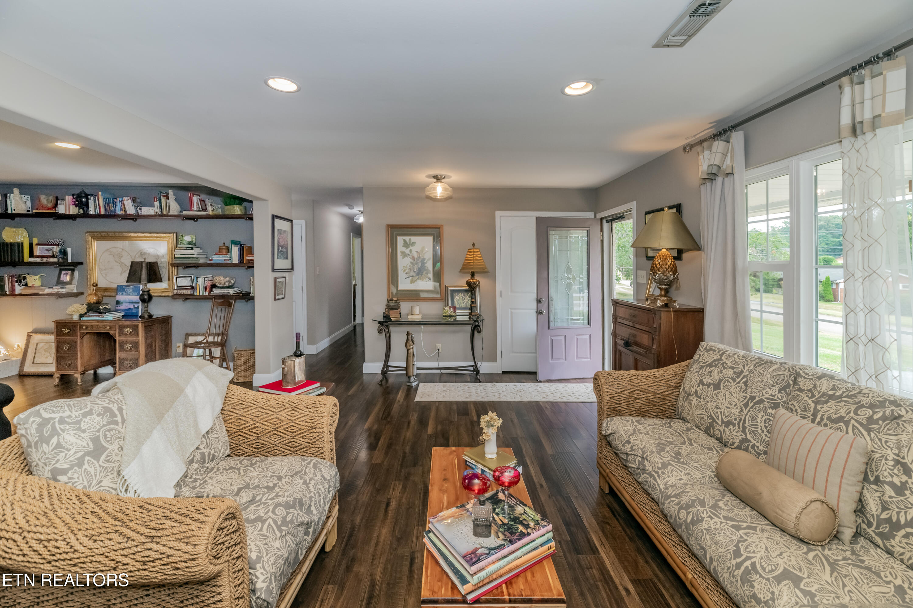 7909 Livingston Drive
