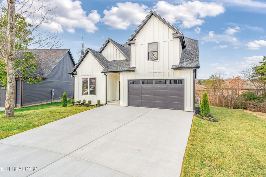 Photo of 5034 Grove Park Court, Cleveland, TN 37312 (MLS # 1324767)