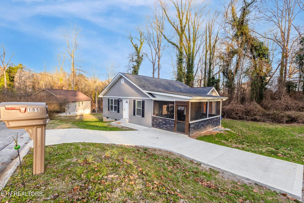 Photo of 105 Waddell Place, Oak Ridge, TN 37830 (MLS # 1326552)