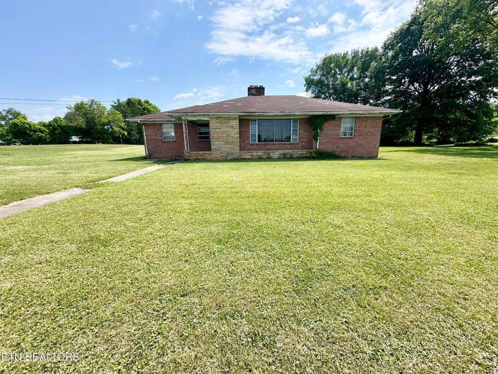 Photo of 251 Holmes St, Jonesville, VA 24263 (MLS # 1340915)