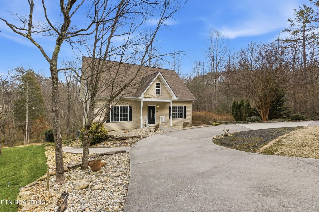 Photo of 210 Wahuhu Lane, Loudon, TN 37774 (MLS # 1330699)
