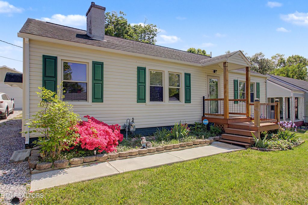 Photo of 422 McNabb Ave, Knoxville, TN 37920 (MLS # 1338182)