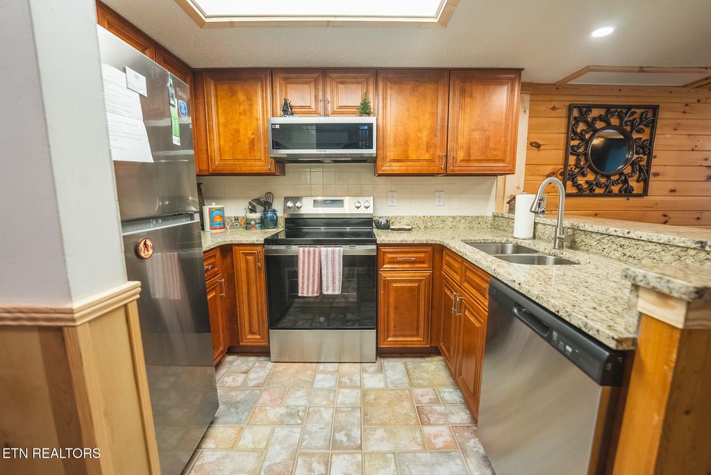 Photo of 260 Roaring Fork Rd #APT 217, Gatlinburg, TN 37738 (MLS # 1335161)